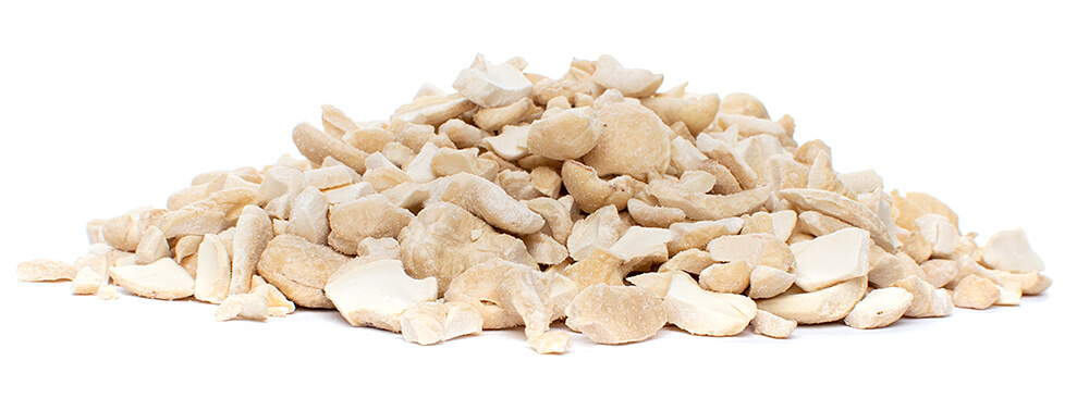 Kešu ořechy natural zlomky detail Vital Country